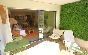 Apartement rénové 2 chambres au Palm Beach